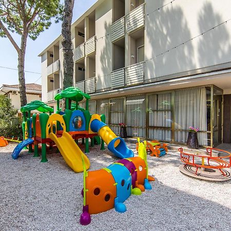Hotel Stacchini Cesenatico Eksteriør billede