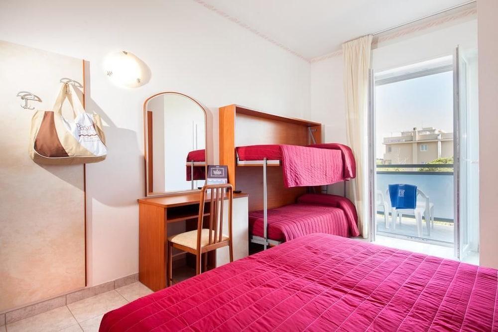 Hotel Stacchini Cesenatico Eksteriør billede
