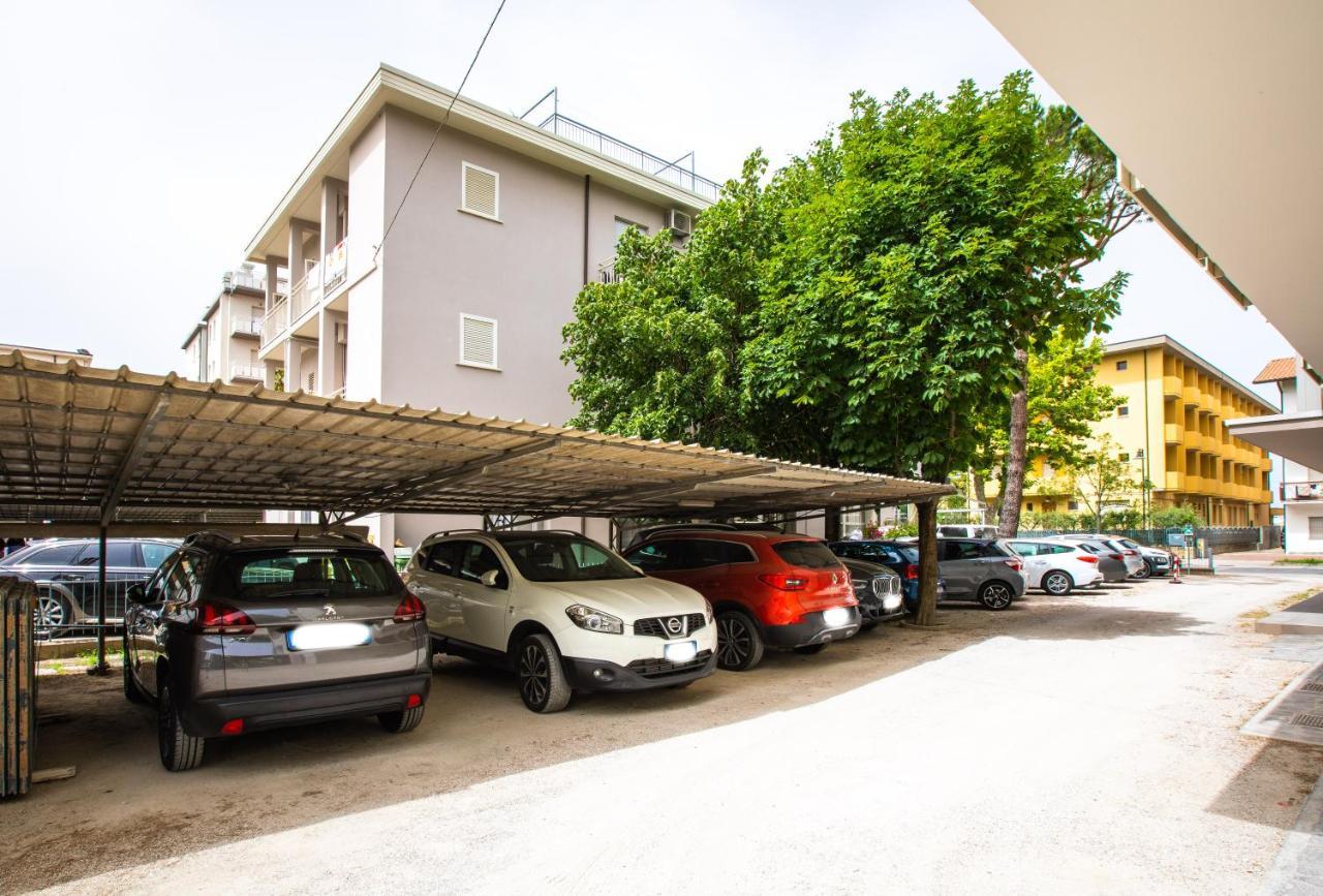 Hotel Stacchini Cesenatico Eksteriør billede
