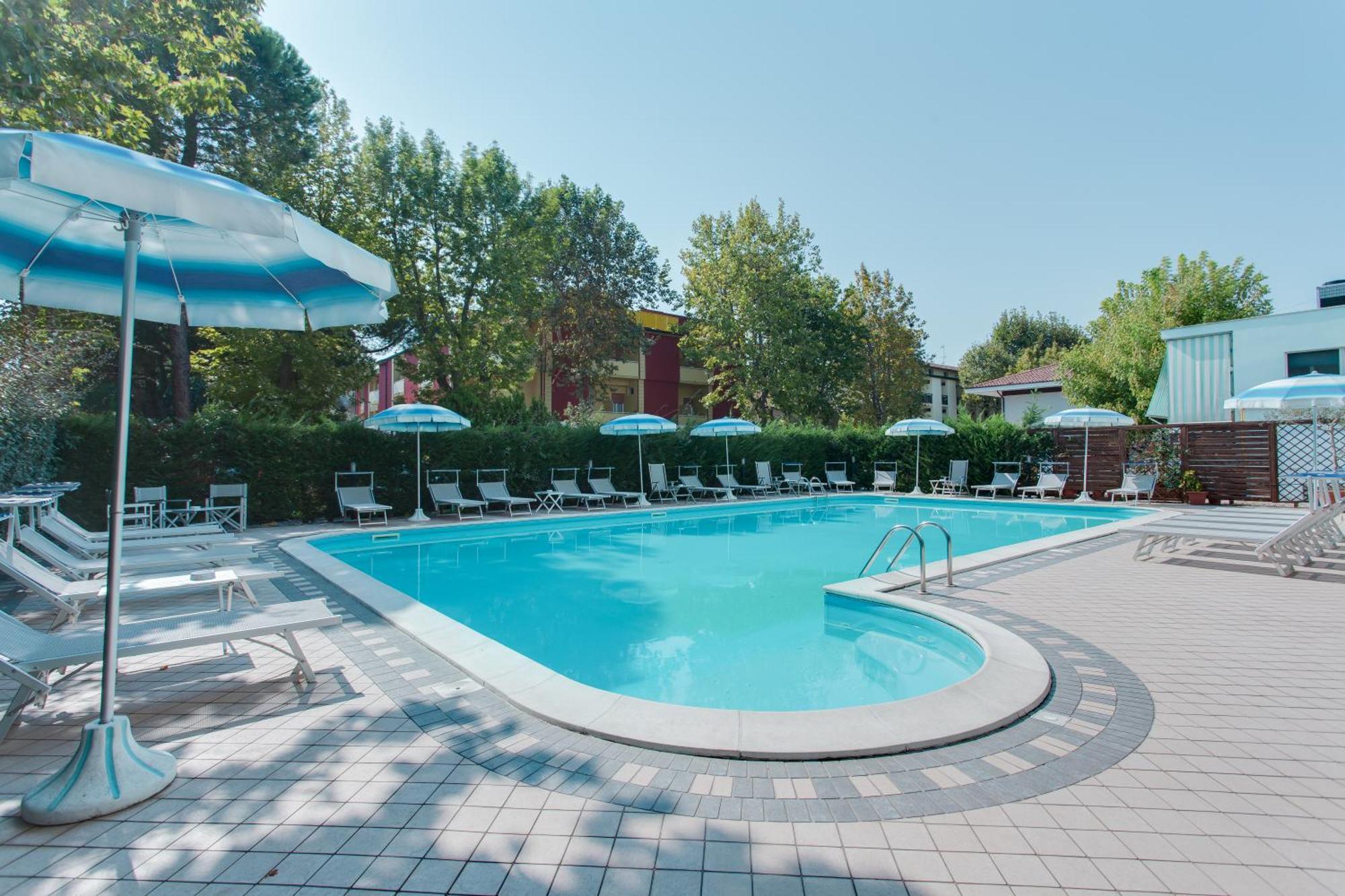 Hotel Stacchini Cesenatico Eksteriør billede