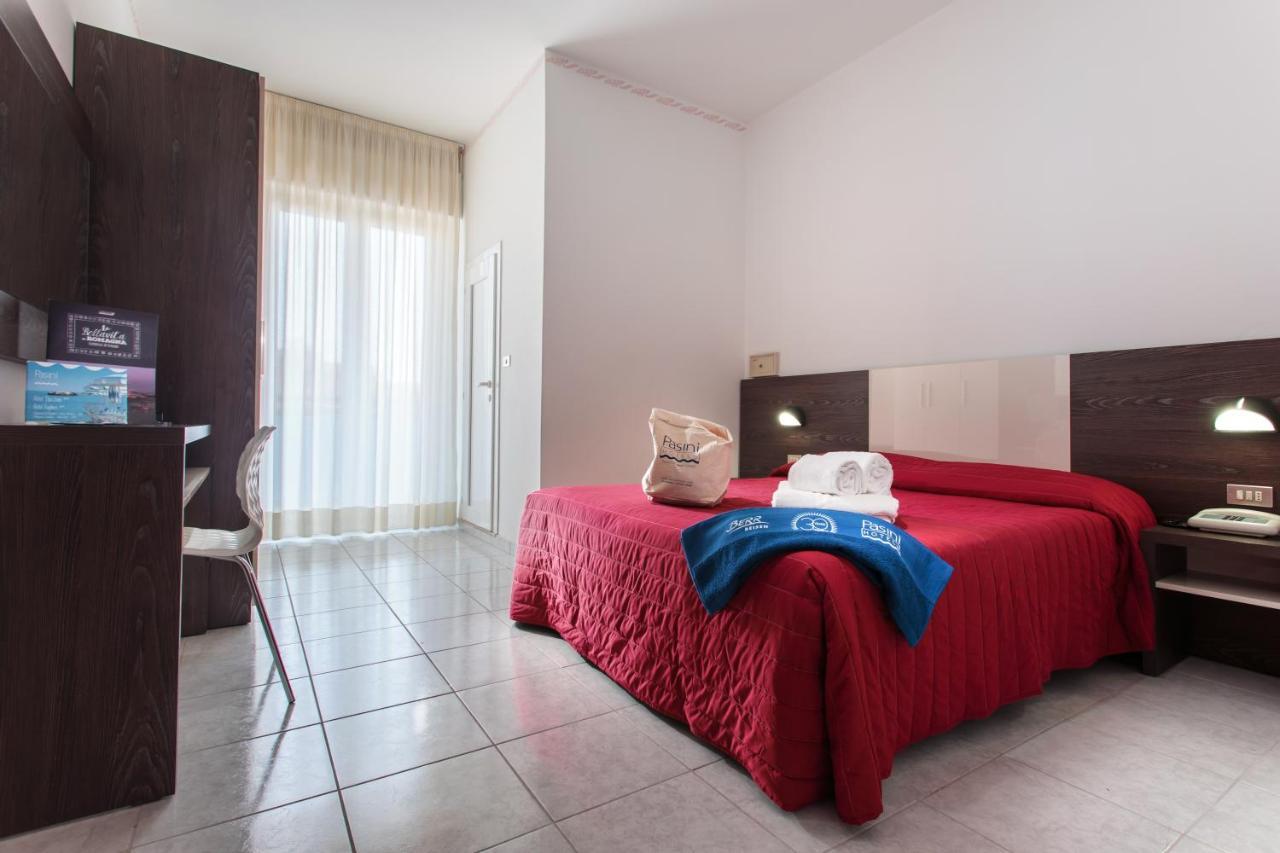 Hotel Stacchini Cesenatico Eksteriør billede