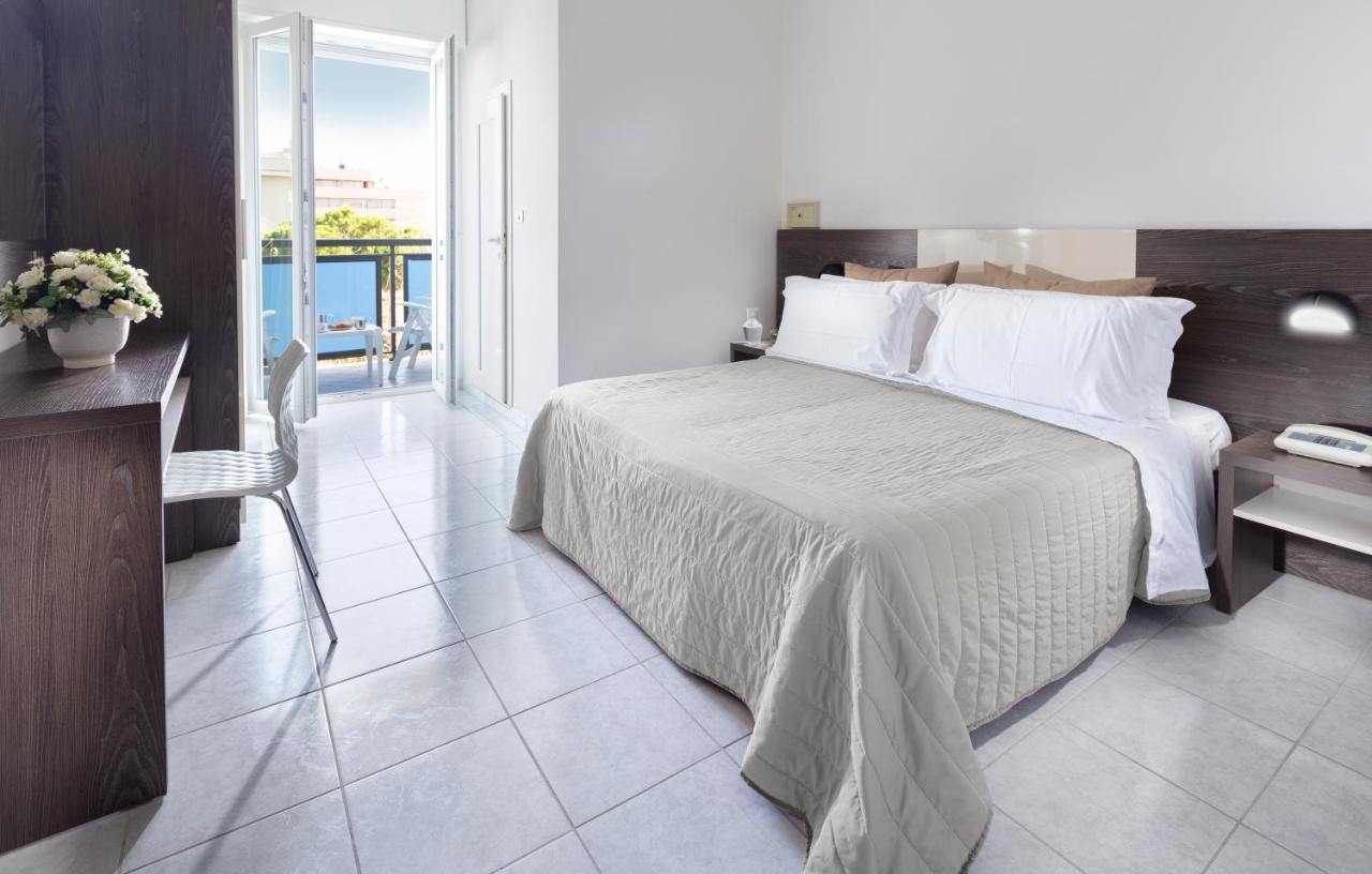 Hotel Stacchini Cesenatico Eksteriør billede